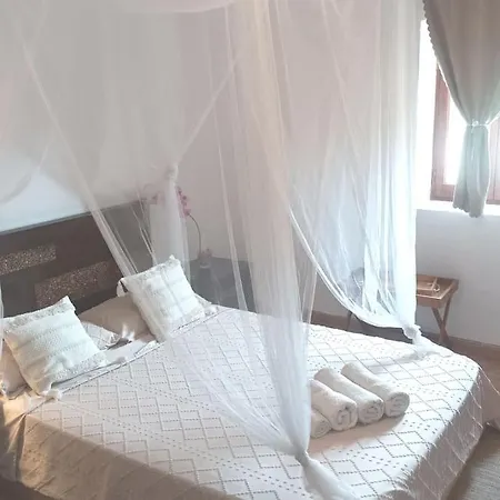 Casa de Férias Townhouse In Countryside, Close To City & Talamanca Beach *