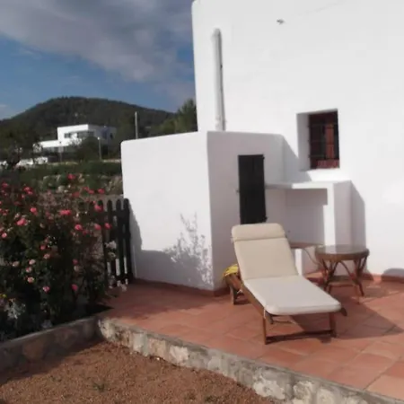 Townhouse In Countryside, Close To City & Talamanca Beach Casa de Férias Santa Eulária des Riu