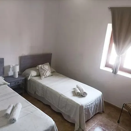 Townhouse In Countryside, Close To City & Talamanca Beach * Santa Eulária des Riu