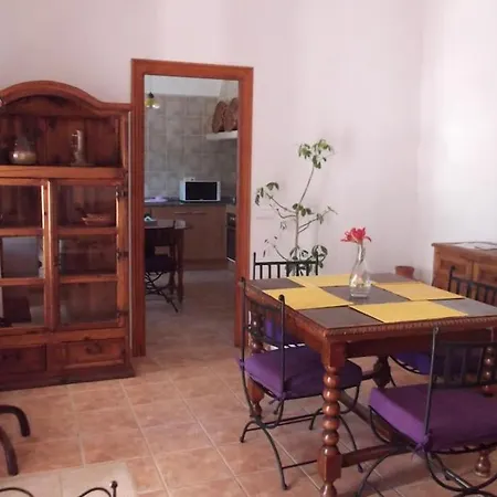 Townhouse In Countryside, Close To City & Talamanca Beach * Santa Eulária des Riu