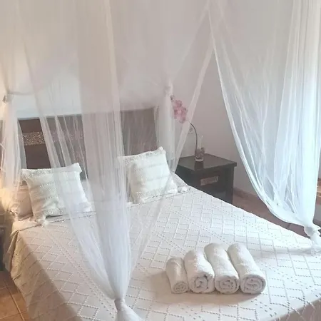 Townhouse In Countryside, Close To City & Talamanca Beach Casa de Férias *
